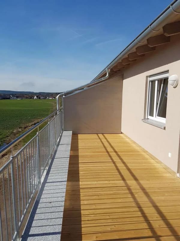 Immobilie in Wernberg-Köblitz - Exklusive Penthousewohnung mit umlaufendem Balkon und 4 Stellplätzen in Wernberg-Köblitz  - Bild 2