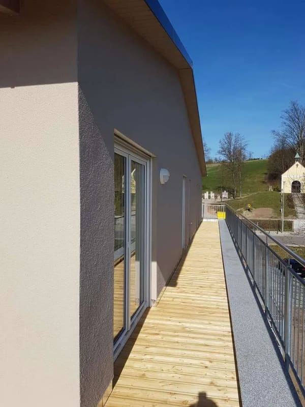 Immobilie in Wernberg-Köblitz - Exklusive Penthousewohnung mit umlaufendem Balkon und 4 Stellplätzen in Wernberg-Köblitz  - Bild 3