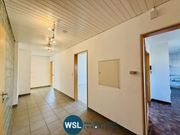 Immobilie in Bempflingen - Stattliches 3-Familienhaus mit 2 Garagen und schönem Garten in ruhiger Ortsrandlage von Bempflingen. - Bild 4