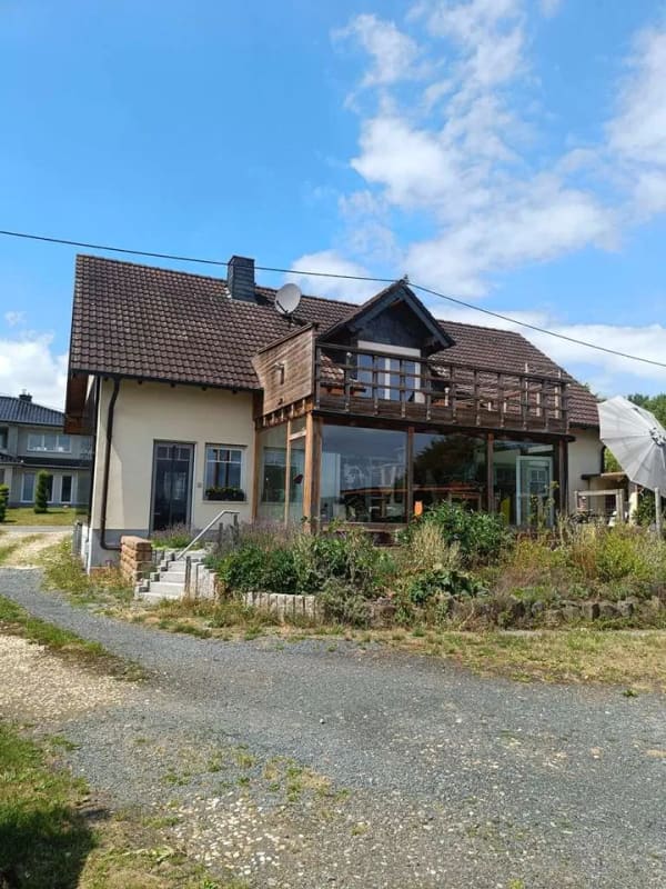Immobilie in Asbach - Großzügiges Einfamilienhaus in Asbach mit separatem Eingang und Wasserspeicher - Bild 1