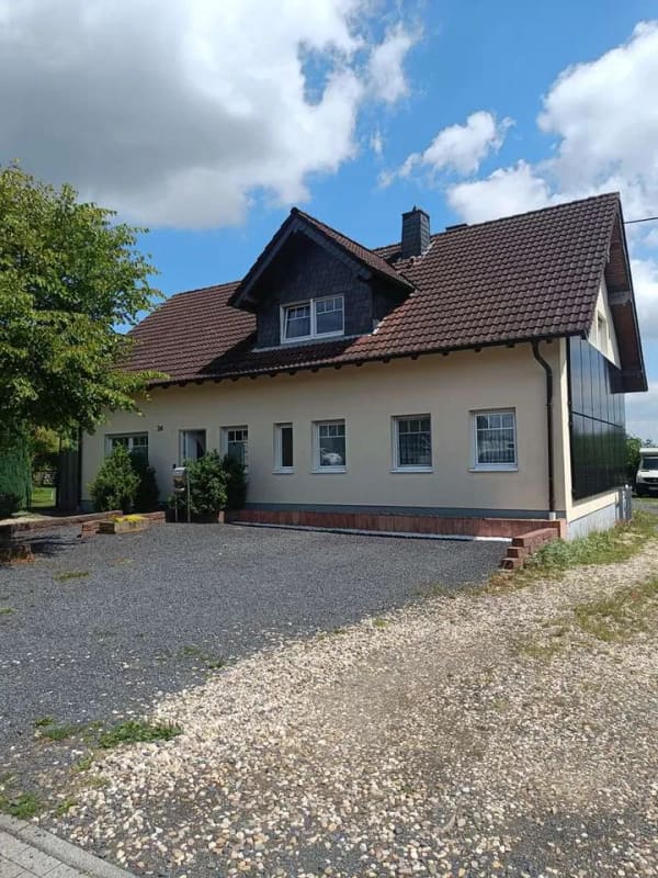 Immobilie in Asbach - Großzügiges Einfamilienhaus in Asbach mit separatem Eingang und Wasserspeicher - Bild 2