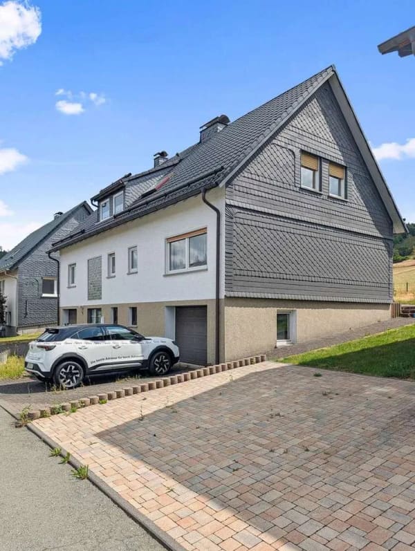 Immobilie in Bad Laasphe - Großzügiges Zweifamilienhaus mit malerischer Aussicht - Bild 3