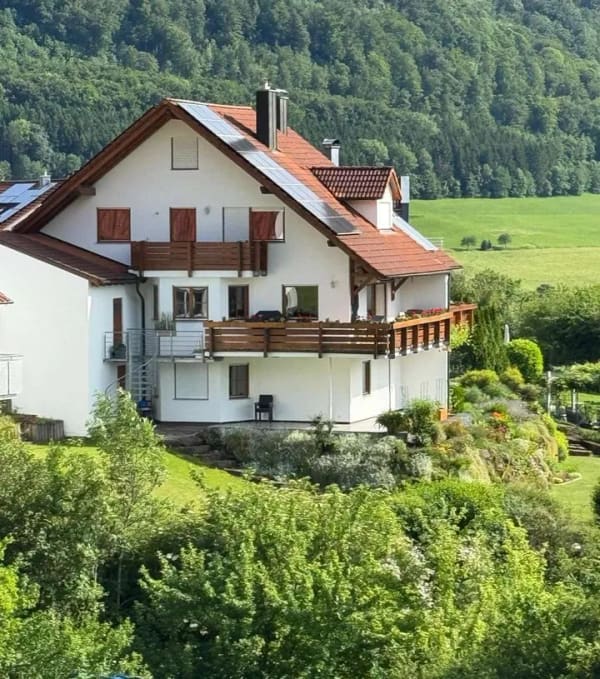 Immobilie in Lauterstein - Traumhaftes Wohnen am Ortsrand mit Weitblick - Naherholung beginnt Zuhause ! - Bild 0
