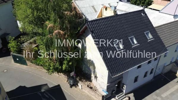 Immobilie in Euskirchen - stillvolles 3- Parteienhaus in zentraler Lage/großes Grundstück - Bild 0