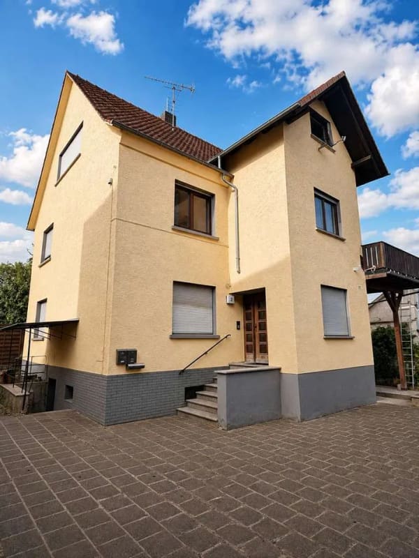 Immobilie in Wettenberg - Viel Platz! Mehrgenerationenhaus, separates Apartment, Ortskern von Wissmar - Bild 1