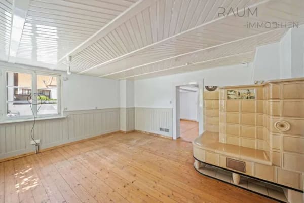 Immobilie in Kandern - Historisches Wohnhaus mit Scheunen und weitläufigem Grundstück in Kandern - Bild 2