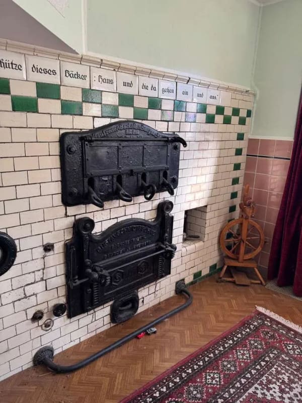 Immobilie in Pockau-Lengefeld - Großzügiges ehemaliges Bäckerhaus mit Geschichte und Entwicklungspotenzial - Bild 2