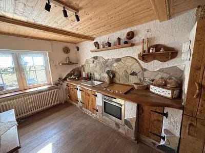 Immobilie in Winterspelt - GROßZÜGIGES ANWESEN MIT POOL UND PFERDESTALL - Bild 1