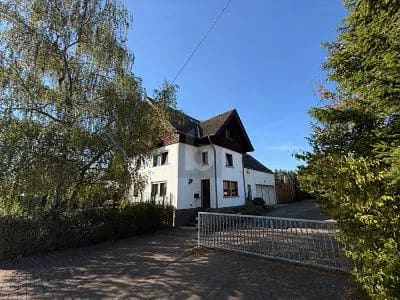Immobilie in Winterspelt - LANDHAUSFLAIR MIT WEITBLICK & POTENZIAL - Bild 0