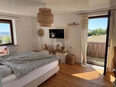 Immobilie in Winterspelt - LANDHAUSFLAIR MIT WEITBLICK & POTENZIAL - Bild 1