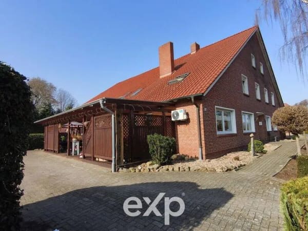 Immobilie in Surwold - Exklusive Gelegenheit: Mehrparteienhaus mit drei Wohneinheiten auf großem Grundstück in Surwold - Bild 0