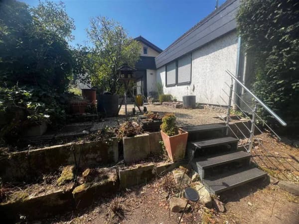 Immobilie in Mauer - Wunderschönes großzügig aufgeteilt und lichtdurchflutetes Einfamilienhaus in beliebter Lage von Mauer zu verkaufen ! - Bild 2