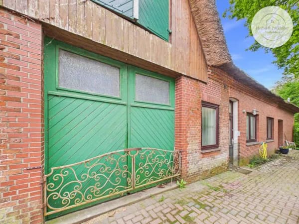 Immobilie in Berne - Vielseitiger Resthof mit Innenhof, Stallungen und Potential für Wohnen und Gewerbe - Bild 1