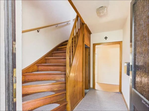 Immobilie in Goldbach - Seltene Gelegenheit in Goldbach! Ein Haus mit vielen Möglichkeiten - Bild 1