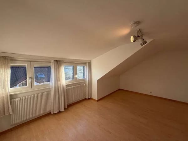 Immobilie in Schorndorf - Renovierer aufgepasst! Helle Dachgeschosswohnung in schöner Wohnlage in Schorndorf-Nord!  - Bild 2