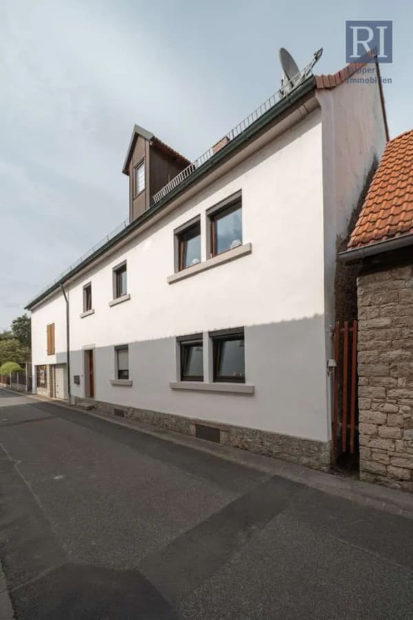 Immobilie in Marktbreit - Zweifamilienhaus mit Nebengebäude und Garten - Bild 0