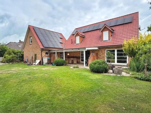 Immobilie in Ostrohe - Hochwertig gebautes Einfamilienhaus in guter Lage von Ostrohe - Bild 1
