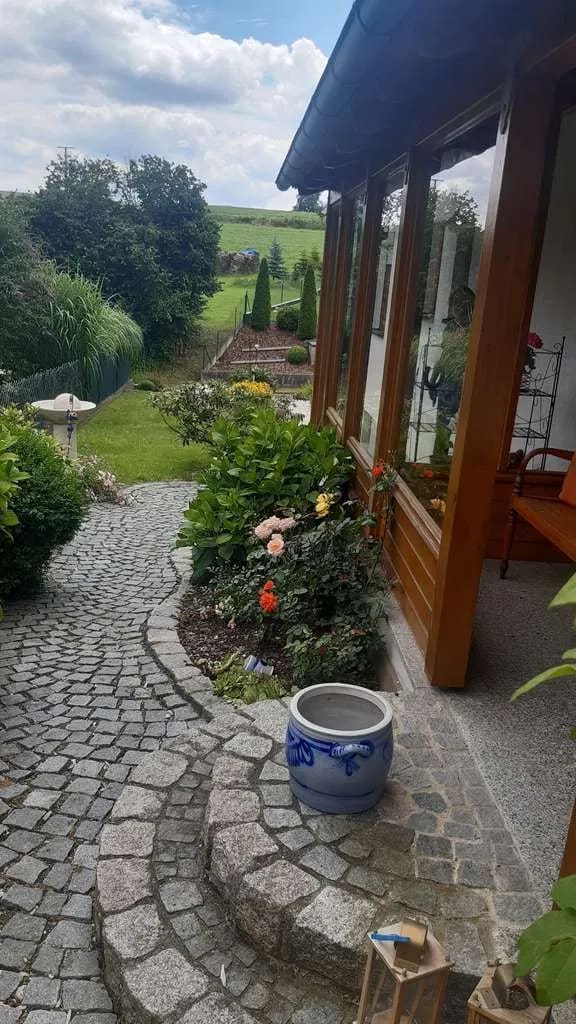 Immobilie in Aindling - Zweifamilienhaus (240 m²) mit zwei Einheiten, Garten und Garage – ruhig in  Gaulzhofen, Aindling - Bild 1
