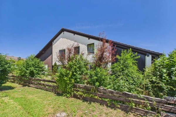 Immobilie in Biberbach - Wohnhaus mit besonderem Charme und viel Platz für die Familie - Bild 1