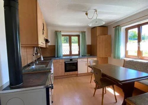 Immobilie in Pemfling - Alleinlage – Wohnhaus mit PV Anlage und landwirtschaftlichen Grund - Bild 2