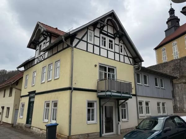 Immobilie in Bad Liebenstein - Attraktives Wohnhaus mit Entwicklungspotenzial ! - Bild 0