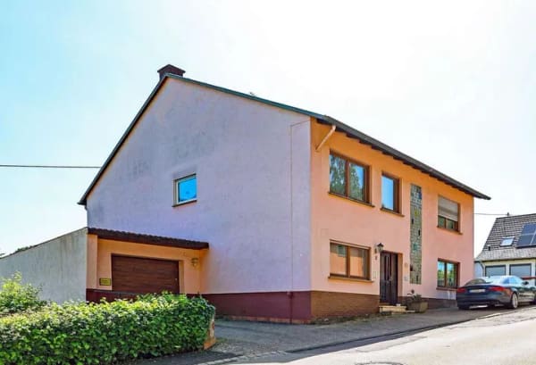 Immobilie in Mannebach - Mannebach: Zweifamilienhaus zum Wohnen, Vermieten oder Kombinieren - Bild 1