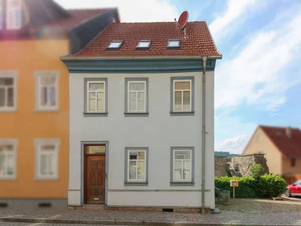 Immobilie in Geisa - Denkmalgeschütztes Fachwerkhaus in begehrter Altstadtlage von Geisa - Bild 1