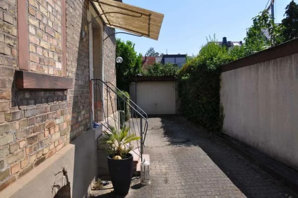 Immobilie in Bischofsheim - Bieterverfahren! Sanierungsimmobilie auf idyllischem Grundstück in Bischofsheim zum "wachküssen" - Bild 3