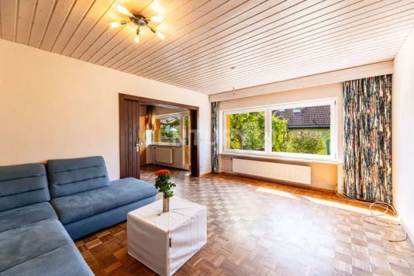Immobilie in Hersbruck - Familienfreundliches Haus mit Garten und Wohnmobil-Carport - Bild 2