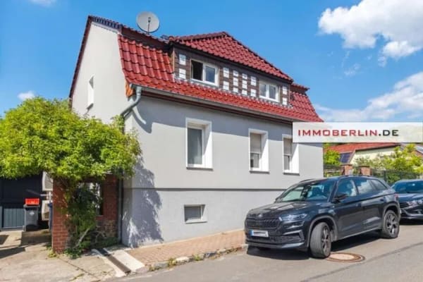 Immobilie in Buckow - IMMOBERLIN.DE - Toplage Märkische Schweiz! Exquisites Haus mit Gartenidylle & Weitsicht im Ortskern - Bild 1