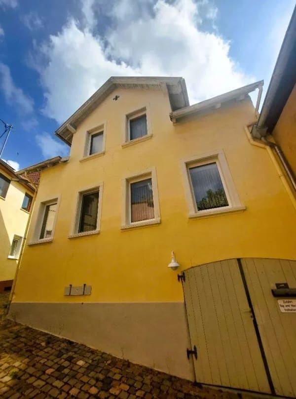 Immobilie in Westhofen - Einfamilienhaus mit Gewerbeeinheit im alten Ortskern von Westhofen - Bild 1