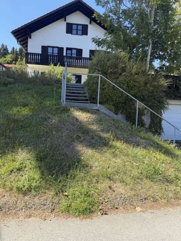 Immobilie in Philippsreut - Großzügiges Einfamilienhaus mit Einliegerwohnung und traumhaftem Weitblick - Bild 1