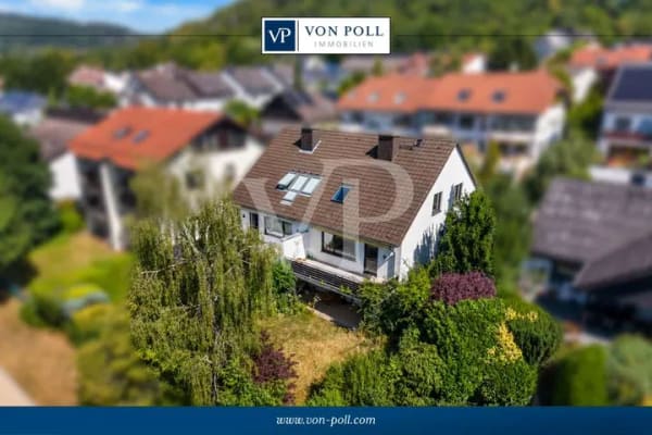 Immobilie in Königstein - Viel Platz für neue Ideen: Großzügige Doppelhaushälfte mit Kamin und schönem Garten in Königstein - Bild 0