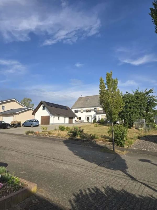 Immobilie in Mastershausen - Zweifamilienhaus mit Ferienhaus und zus. Grundstück, neue Wärmepumpe und PV-Anlage - Provisionsfrei - Bild 2