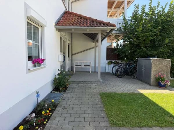 Immobilie in Haldenwang - SONNIGE 3 ZIMMER IM DACHGESCHOSS MIT BERGBLICK - Bild 2