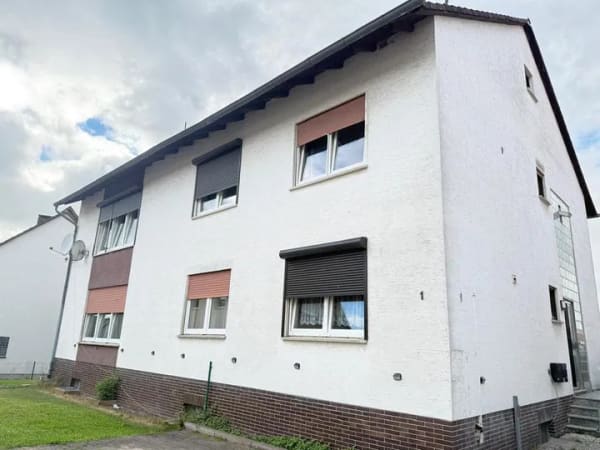 Immobilie in Breuna - Gepflegtes Mehrfamilienhaus mit 3 Wohneinheiten in Breuna-Oberlistingen - Bild 0