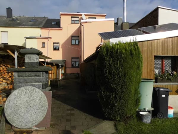 Immobilie in Treuen - Saniertes und schnell beziehbares 1-2-Familienhaus mit moderner Haustechnik und Nebengelass in ruhiger Stadtlage von Treuen zu verkaufen! - Bild 0