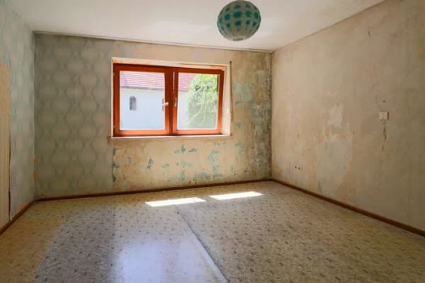 Immobilie in Schwabsoien - Bergblick - Sanierungsbedürftiges Einfamilienhaus in ruhiger Ortsrandlage von Sachsenried - Bild 3