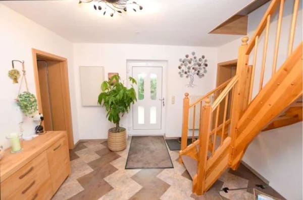 Immobilie in Börde-Hakel - Top gepflegtes, großes Haus mit 2 schönen Wohnungen auf 1.300m² großem Grundstück... - Bild 1