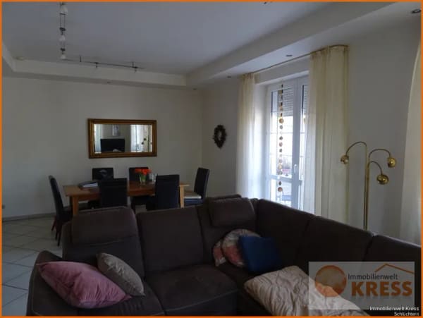Immobilie in Steinau an der Straße - Reserviert! Bereits teilweise modernisiertes Wohnhaus, wunderschöner großer Garten in Bahnhofsnähe - Bild 2