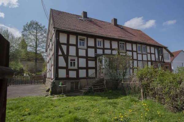 Immobilie in Antrifttal - Hofstelle mit großen Nebengebäuden, auch WG-geeignet. Käuferprovisionsfrei! - Bild 2