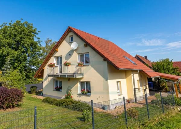 Immobilie in Waldeck - Massives Einfamilienhaus mit 249 m² Wohn-Nutzfläche inkl. 750 m² Grundstück in Waldeck bei Hermsdorf - Bild 0