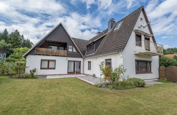 Immobilie in Buxtehude - Immer mit dem Blick ins Grüne! Ein- oder Zweifamilienhaus am Waldrand in Buxtehude-Süd. - Bild 0