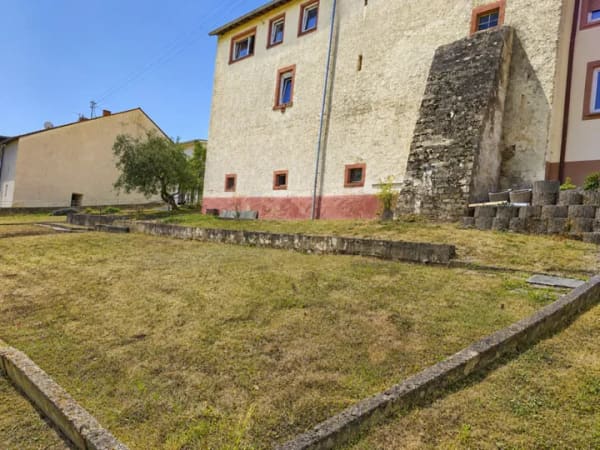 Immobilie in Dudeldorf - Nahe Bitburg: Charakterhaus mit Garage, Gewölbekellern, Sonnenterrasse und weiteres Nutzungspotenzial - Bild 2