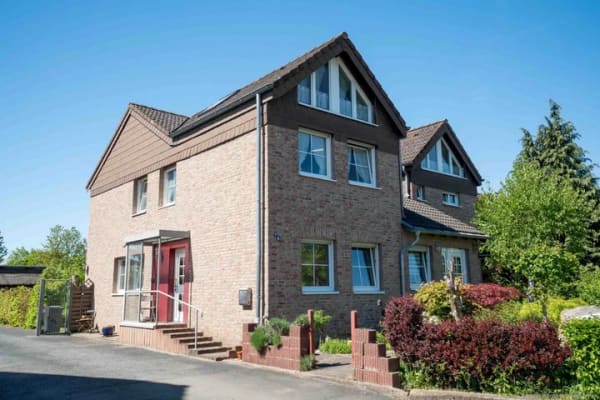 Immobilie in Niederviehbach - Großzügiges Einfamilienhaus mit Garten in Niederviehbach - Bild 2