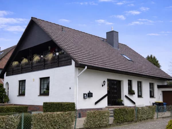 Immobilie in Trittau - Einfamilienhaus mit ca. 325 m² Wohn- und Nutzfläche in ruhiger Wohnlage von Trittau - Bild 0