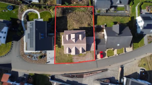 Immobilie in Schöndorf - Stilvolles Einfamilienhaus mit traumhaftem Weitblick - Bild 1