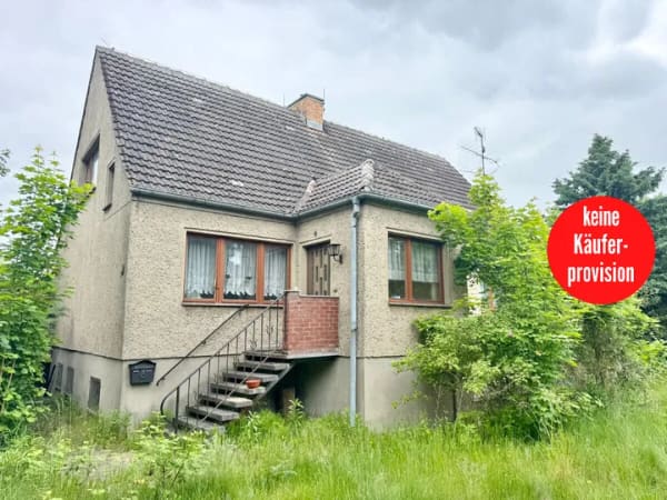 Immobilie in Altentreptow - HORN IMMOBILIEN ++ großes Haus 7 Zimmer, mit großem Grundstück in Altentreptow, sanierungsbedürftig - Bild 0
