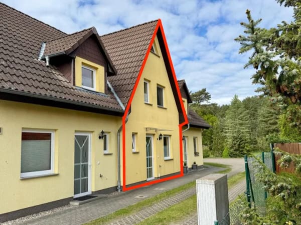 Immobilie in Wesenberg - HORN IMMOBILIEN++ Wesenberg a. d. Bundeswasserstraße, gepflegtes RMH mit großem Grundstück und vielen Extras - Bild 1