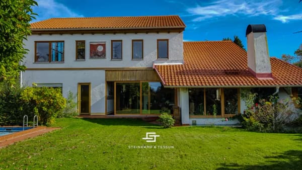 Immobilie in Straßlach-Dingharting - Vielseitige Villa mit Pool und unverbaubarem Weitblick in Toplage - Open House am 16.03.2024 - Bild 0